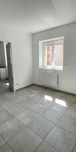 Location Appartement 2 pièces 38m² ROCHE LA MOLIERE 42230 - Photo 4