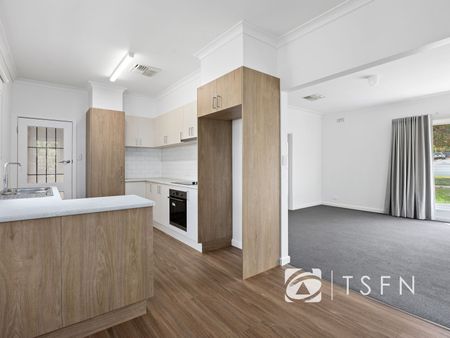 Great location in popular Flora Hill - Photo 3