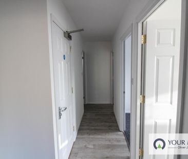 3 bedroom flat to rent - Photo 4