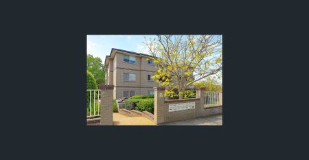 Spacious Living in a Prime Location - Photo 2