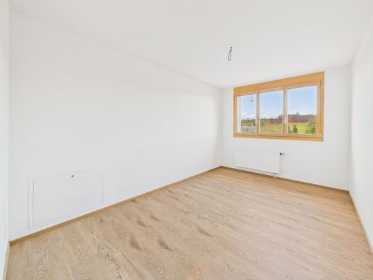 Bright 3.5-room attic apartment in Huttwil – Freshly renovated! - Photo 1