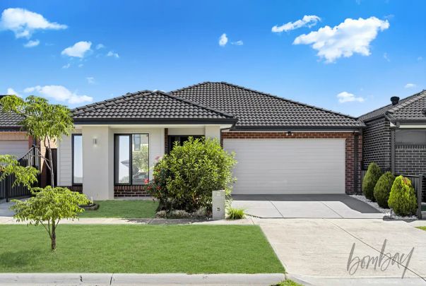 “Stylish Family Home in Craigieburn's Highlands” - Photo 1