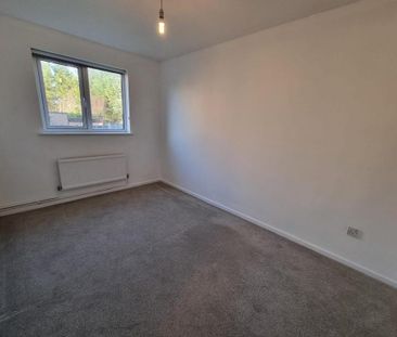 2 bedroom maisonette to rent - Photo 4