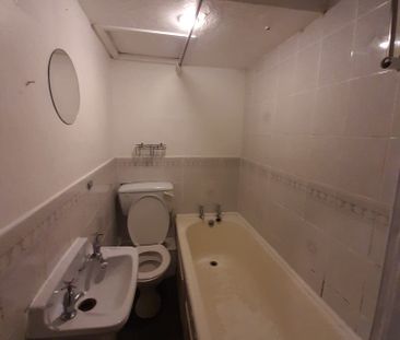 2 Bedroom Property To Rent - Photo 4