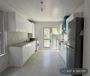3 bedroom terraced house to rent - Photo 4