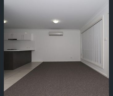 MODERN TOWNHOUSE PERFECT FOR UNI STUDENTS - Photo 4