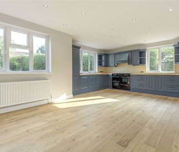 Beautifully presented 5 bedroom family home in popular southern par... - Photo 6