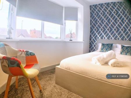 1 bedroom in a house share to rent - Photo 5