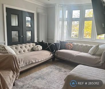 3 bedroom semi-detached house to rent - Photo 2