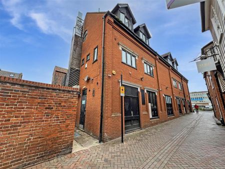 4 bedroom flat to rent - Photo 5