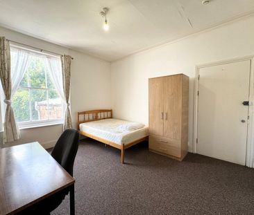 Room in a Shared House, Langdon Park Road, N6 - Photo 1