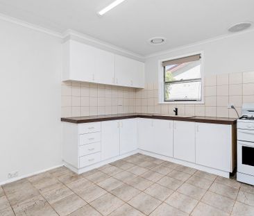 Comfortable Family Living - Photo 5