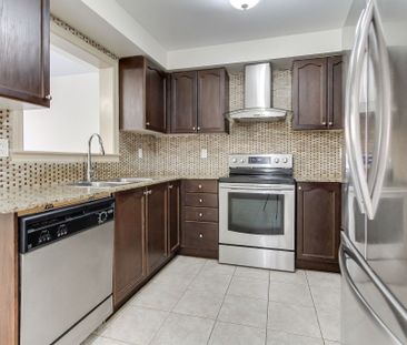 For Lease - 73 Four Seasons Crescent, East Gwillimbury, Ontario - Photo 5