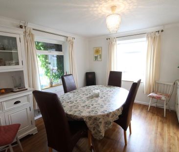 4 bedroom detached house to rent - Photo 2