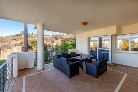 Apartment in Elviria, Costa del Sol - Photo 4