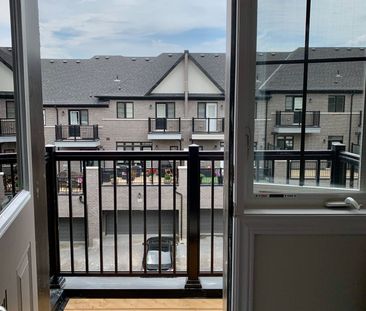 For Lease - 594 Murrell Boulevard, East Gwillimbury, Ontario - Photo 4