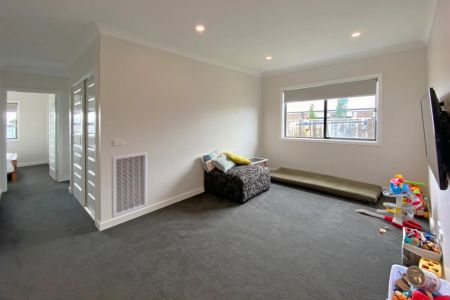 Craftsman Built Home - Photo 2