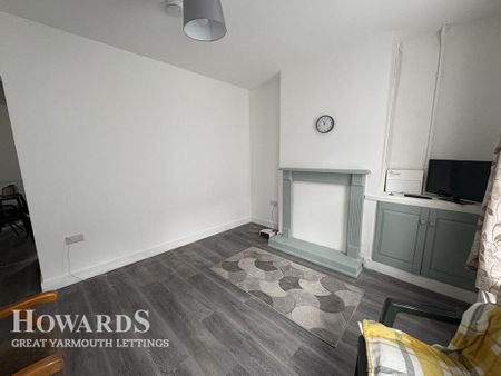 3 bedroom terraced house to rent - Photo 2