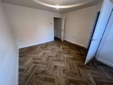 Kingsbrook, Aylesbury, HP22 - Photo 3