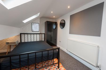 6 bedroom semi-detached house to rent - Photo 4