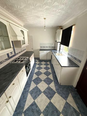 3 bedroom terraced house to rent - Photo 3