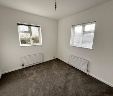 2 bedroom end of terrace house to rent - Photo 2