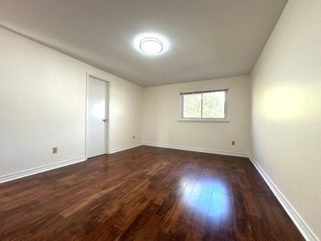 For Lease - 161 Carolbreen Square, Toronto, Ontario - Photo 5