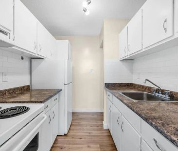 ED. ROYAL — 1 Bed 1 Bath A - EDR - Photo 5