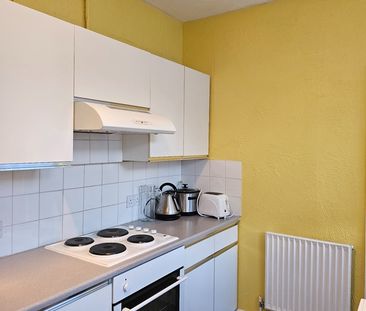 2 Bed End Terrace, Keedonwood Road, BR1 - Photo 2