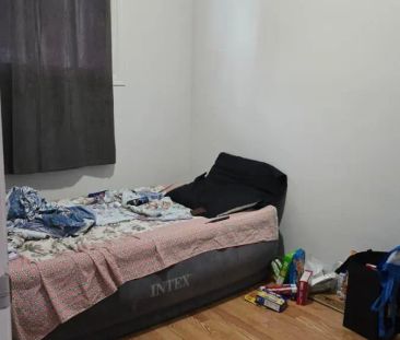 1183 FARNSBOROUGH CRESCENT - Photo 4