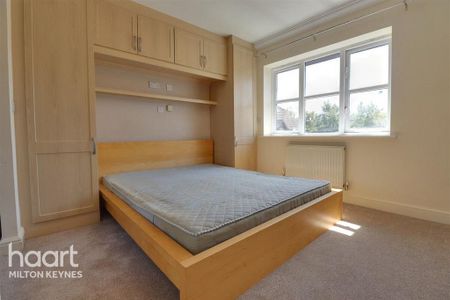 4 bedroom detached house to rent - Photo 4