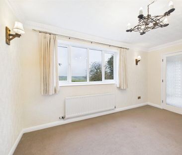 4 bedroom detached house to rent - Photo 3