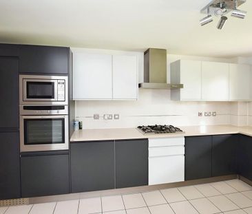 2 bedroom apartment to rent - Photo 3