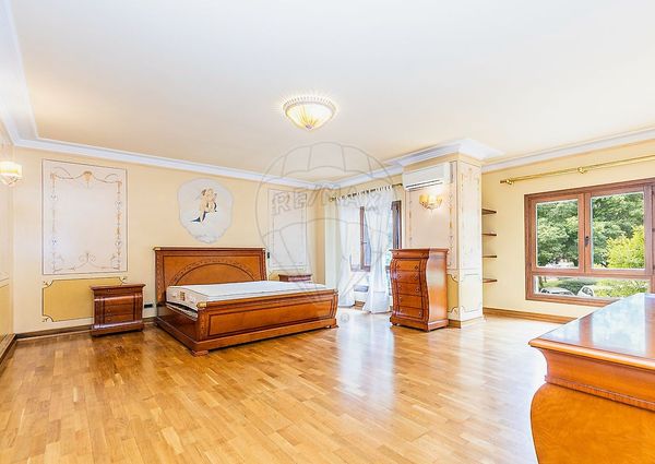 Apartamento T5 em Lisboa