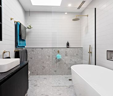 Beautifully Renovated Single Level Home - Photo 4