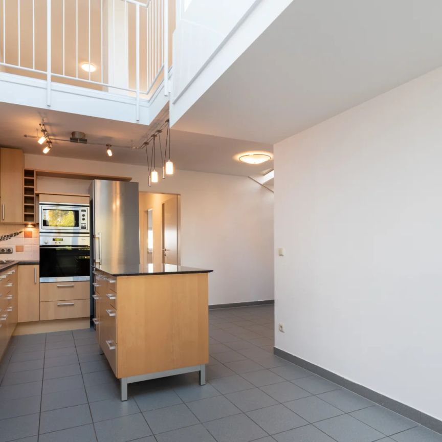 PROVISIONSFREI: MODERNE, HELLE 3-ZIMMER DG-MAISONETTE MIT TERRASSE - IDEAL FÜR PENDLER! - Photo 1