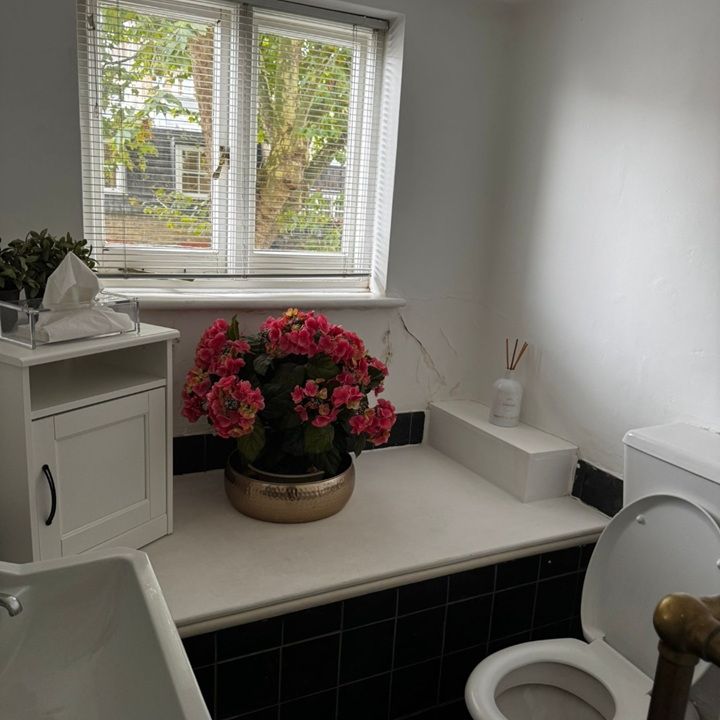 Bedsit, Upper Wimpole Street, W1G - Photo 1