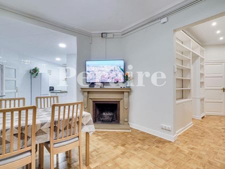 Barcelona, Catalonia 08023 - Photo 4