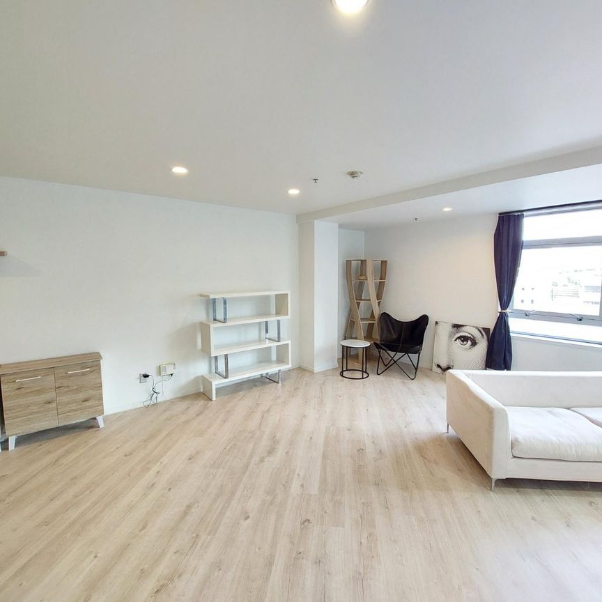 Recently Renovated Apartment - Photo 1