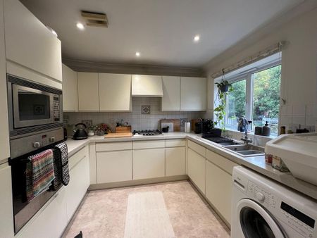 2 bedroom apartment to rent - Photo 4