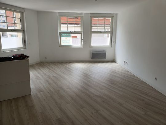Location Appartement 2 pièces 50m² VALENCIENNES 59300 - Photo 1