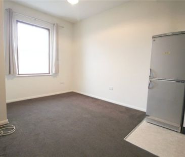 1 Bedroom Flat / Apartment - Winchester Road, Bishops Waltham - Photo 6