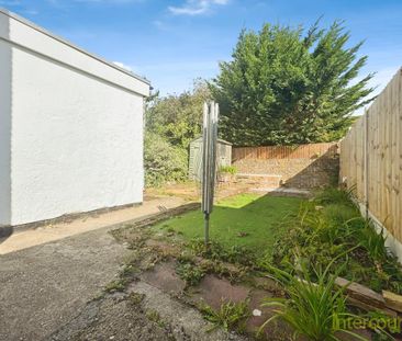 2 bedroom end of terrace house to rent - Photo 5