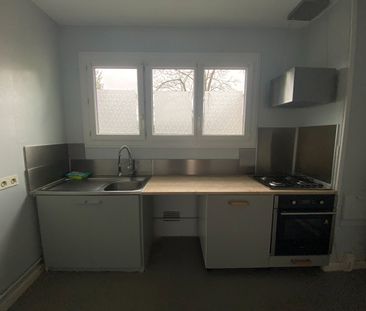 LAVAL APPARTEMENT T3 - Photo 5