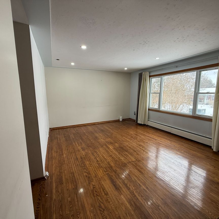 For Lease - 1023 Eagle Drive Unit# Main Unit, London South, Ontario - Photo 1