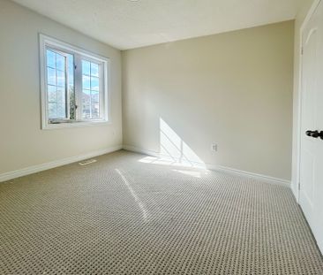 For Lease - 3342 Fountain Park Avenue, Mississauga, Ontario - Photo 1