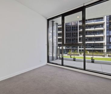Brand New, Luxury Home in Outstanding Location - Photo 6