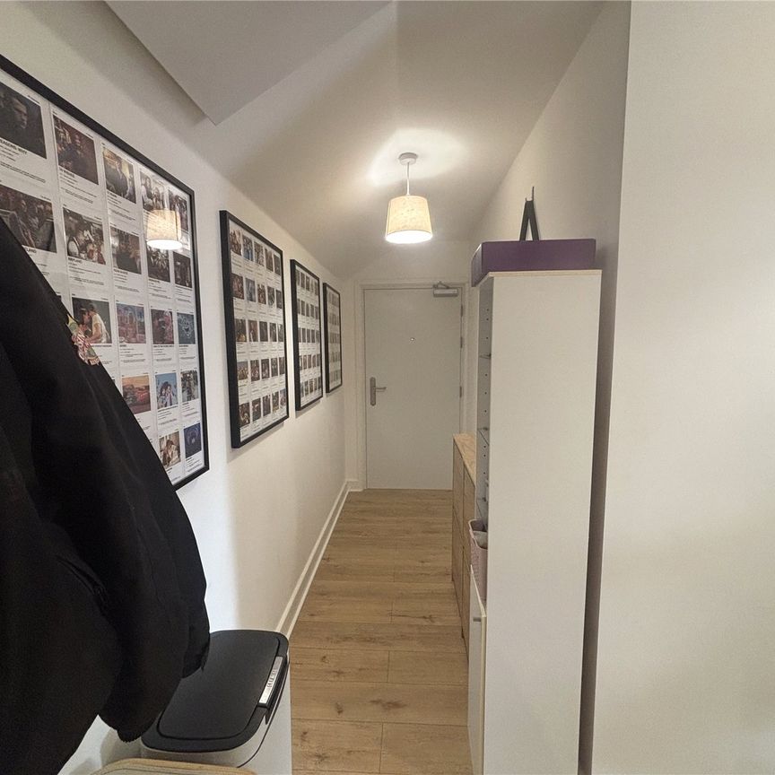 1 bedroom apartment to rent Lumley Road, Horley, Surrey, RH6 - Photo 1
