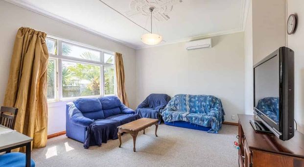 WEST END- 3 BEDROOMS - Photo 1