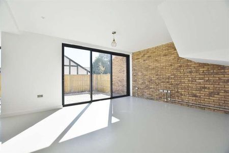 The Mount, Hale Barns, Altrincham, WA15 - Photo 4